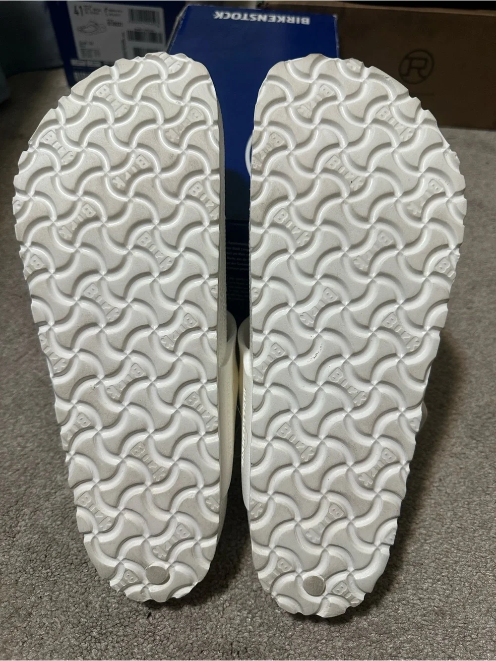 Birkenstock White Gizeh Essentials Slip-On Sandal. - Picture 2 of 3